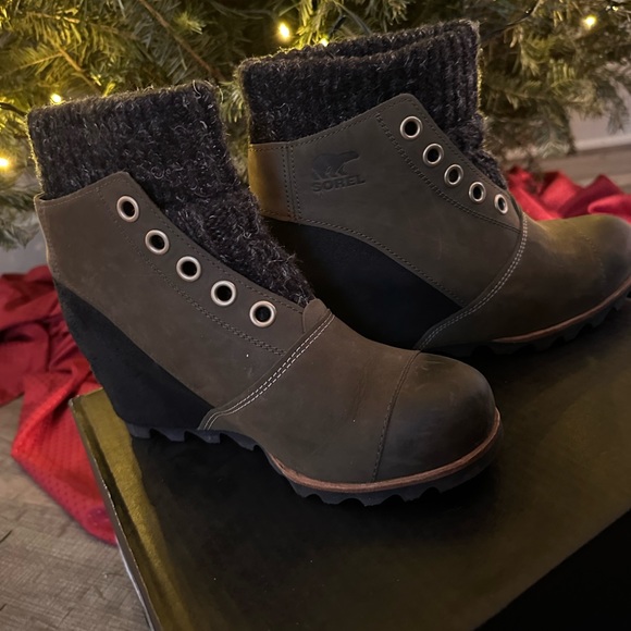 Sorel Joanie Sweater Wedge Boot - 8 - Picture 7 of 11